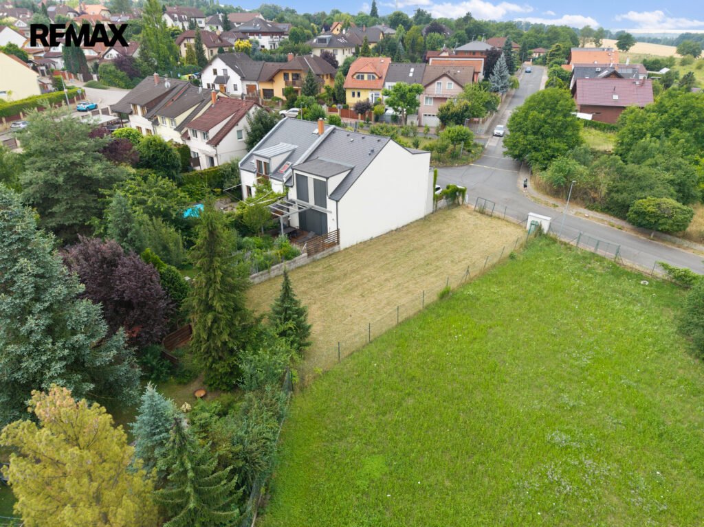 Prodej pozemku pro bydlení, 374 m2, Praha