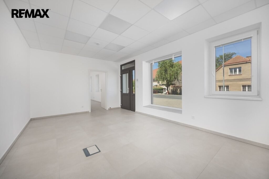 Pronájem obchodního prostoru, 49 m2, Rudná