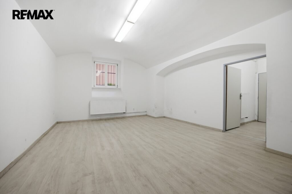 Pronájem obchodního prostoru, 65 m2, Praha